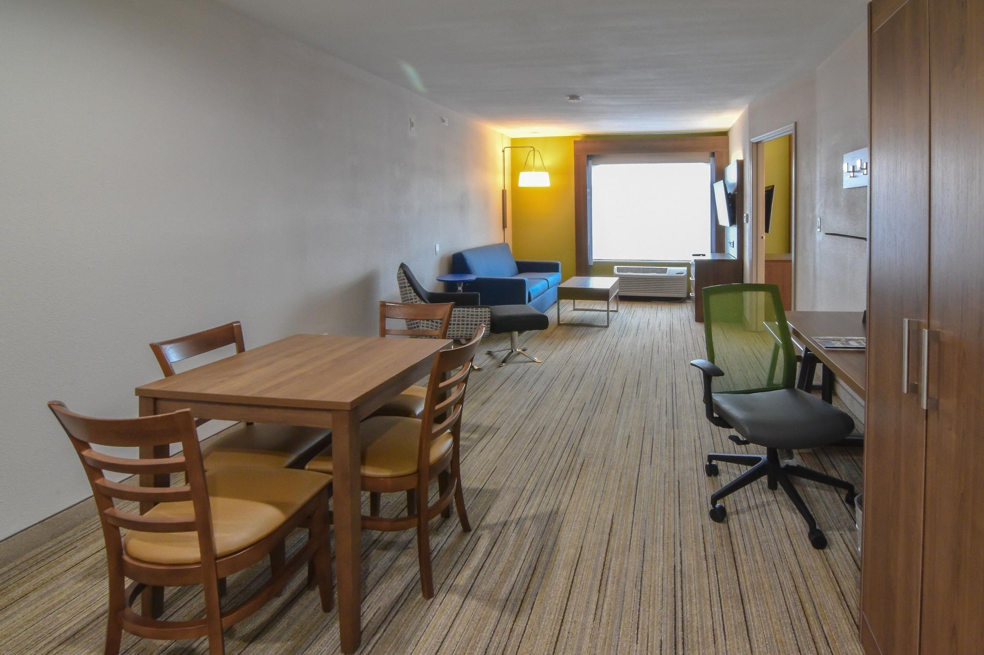 Holiday Inn Express & Suites - Indianapolis Northwest By Ihg Exterior photo