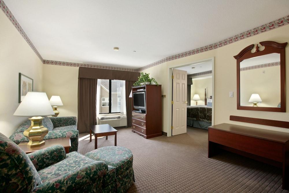 Holiday Inn Express & Suites - Indianapolis Northwest By Ihg Exterior photo