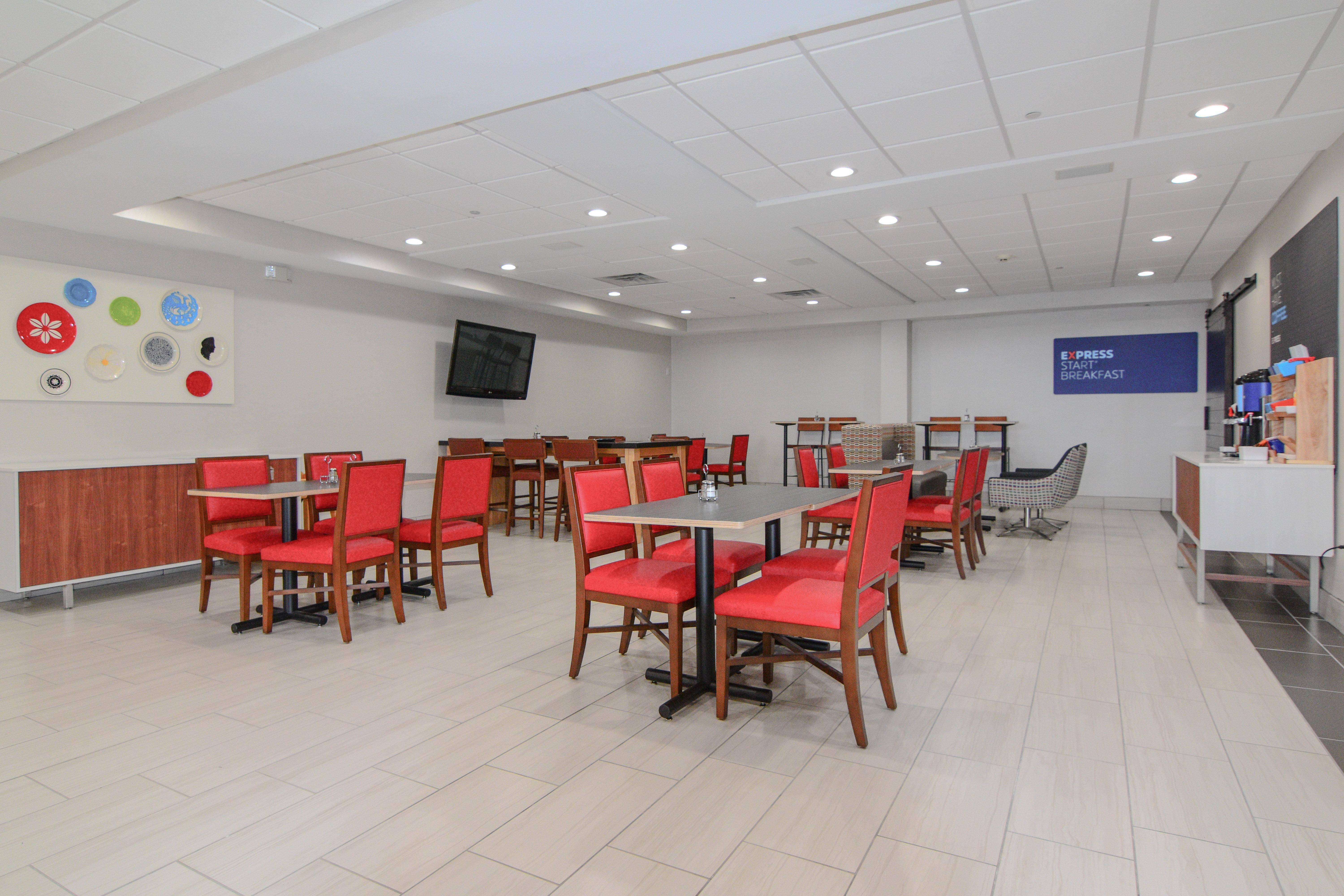 Holiday Inn Express & Suites - Indianapolis Northwest By Ihg Exterior photo